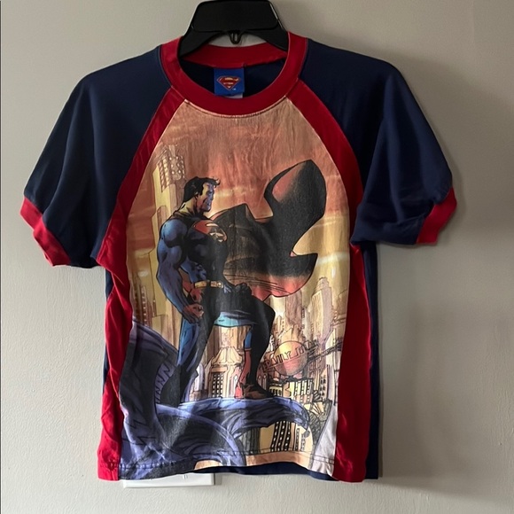 Superman Graphic T-Shirt - Picture 1 of 4